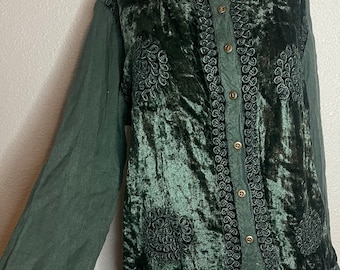 Green crushed velvety button down top with embroidered designs. Womens “free size”.