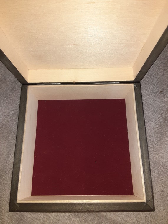 Giraffes/handcrafted wooden box - image 4