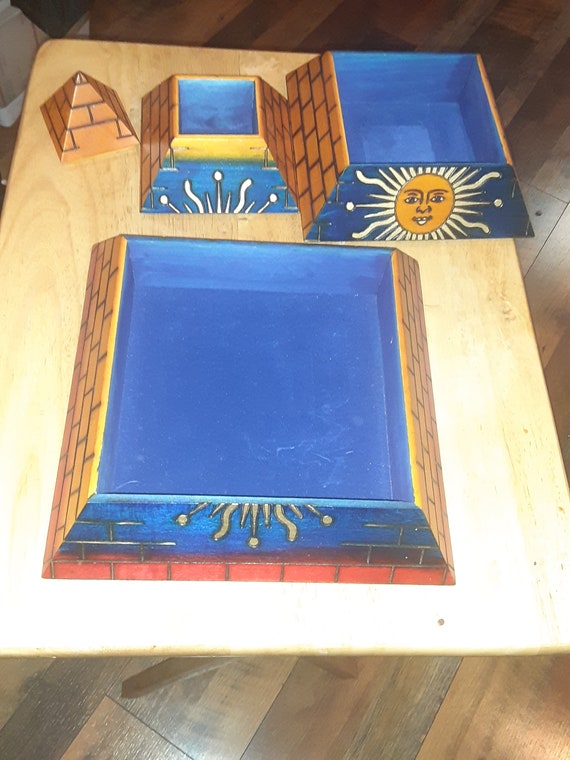 Sun/pyramid, 4 compartment box,made in Poland with wo… - Gem