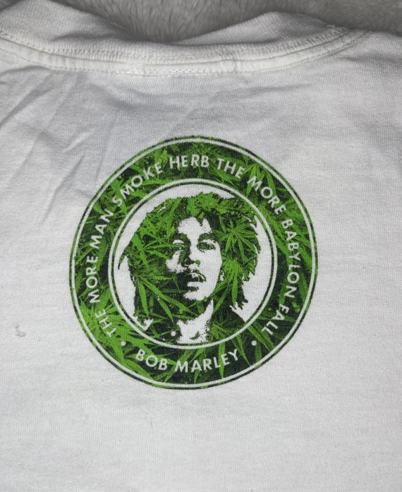 Zion Rootswear Bob Marley “leaf” Graphic T-shirt. Size Small