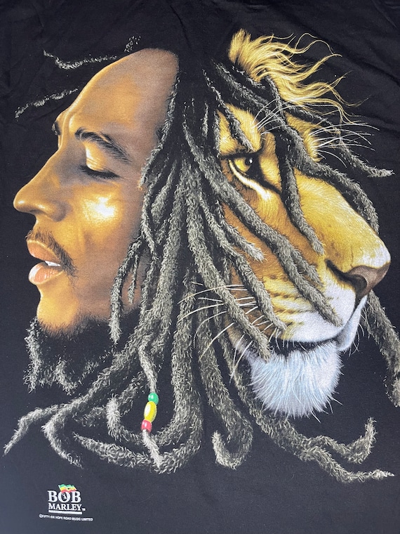 Zion Rootswear Bob Marley & Lion Graphic Long Sleeve T-shirt. Size