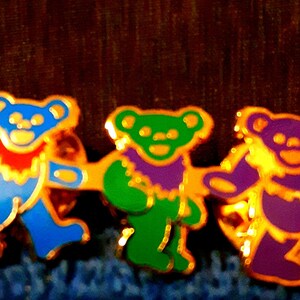 Grateful Dead dancing bears enamel pin,1+1/2&quot;,vintage