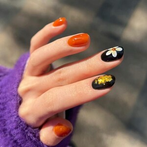 hand painted flower nails/ custom press on nails/ hand made Press on Nails/Faux Acrylic Nails/ Gel Nails/Press on Nails