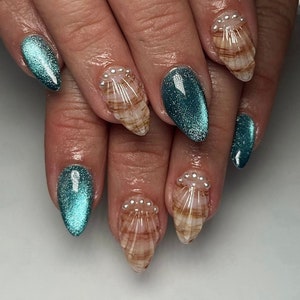 sea shell cat eye nail/ custom press on nails/ hand made Press on Nails/Faux Acrylic Nails/ Gel Nails/Press on Nails
