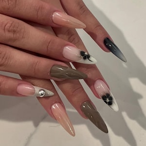 flower french nails/ custom press on nails/ hand made Press on Nails/Faux Acrylic Nails/ Gel Nails/Press on Nails