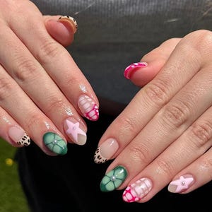 hand painted freestyle y2k nail/ custom press on nails/ hand made Press on Nails/Faux Acrylic Nails/ Gel Nails/Press on Nails