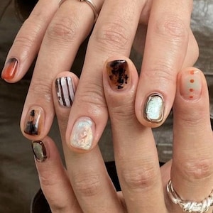 hand painted freestyle y2k nail/ custom press on nails/ hand made Press on Nails/Faux Acrylic Nails/ Gel Nails/Press on Nails