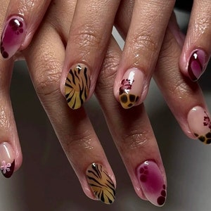 hand painted animal print nail/ custom press on nails/ hand made Press on Nails/Faux Acrylic Nails/ Gel Nails/Press on Nails