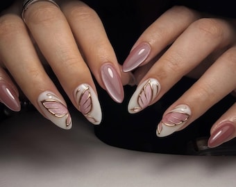 Roze kattenoogvlinder Press On Nails: aangepaste handgeschilderde nagels
