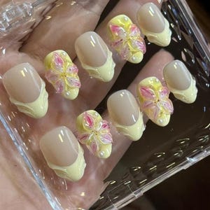 3d flower nails/ custom press on nails/ hand made Press on Nails/Faux Acrylic Nails/ Gel Nails/Press on Nails