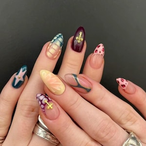colourful graffiti hand painted nail/ custom press on nails/ hand made Press on Nails/Faux Acrylic Nails/ Gel Nails/Press on Nails