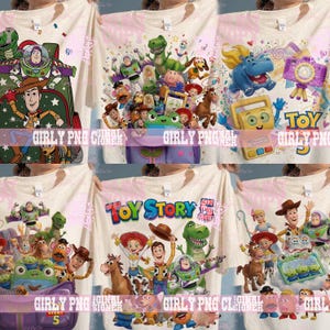 Puede incluir: Una camiseta blanca con un estampado gr&aacute;fico colorido de varios personajes de Toy Story, incluidos Woody, Buzz Lightyear y Rex, con el logotipo de Toy Story y formas similares a confeti sobre la tela.