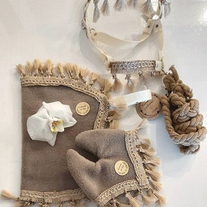 Accessories for the hobby horse halter, rug, earmuffs, tether