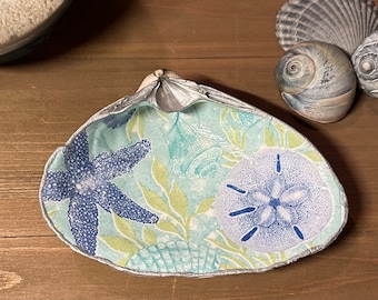Coastal Decoupage Clam Shell