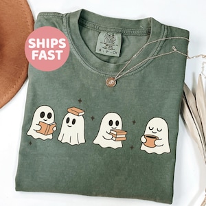 Comfort Colors® Bookish Ghost Shirt, süßes Halloween Lese T-Shirt, gruseliges Buch-Liebhaber Shirt, Ghost Kaffee Shirt, lustiges Herbst Lehrer T-Shirt