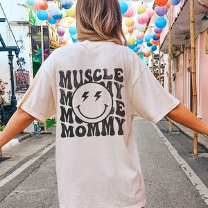 Retro Muscle Mommy Pump Cover Gym Shirt for Women, Comfort Colors Pump Cover Tshirt for Fitness or Gym Lover, Pumpcover Crewneck Pump Tee