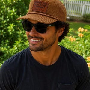 Gorra de pana marrón para la comunidad del autismo / Gorra snapback Aloha Autism Advocate (plástico reciclado)
