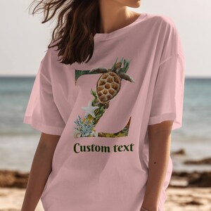 Camiseta personalizada com texto Ocean Life Alphabet Letter TZ, estampa de tartaruga marinha, camiseta de algodão ecológica, vestuário unissex para entusiastas da vida marinha