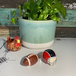 Russ Berrie VINTAGE ceramic salt and pepper shakers