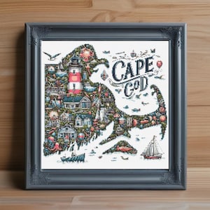 Puede incluir: Arte de punto de cruz enmarcado que representa un mapa de Cape Cod, Massachusetts. La obra de arte presenta una ilustración detallada de la región con un faro, casas y veleros. Las palabras "Cape Cod" están escritas en una fuente decorativa.