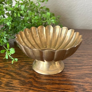 Vintage pedistal bowl with scalloped design - golden decorative collectable catch-all dish - change candy trinket jewlery storage
