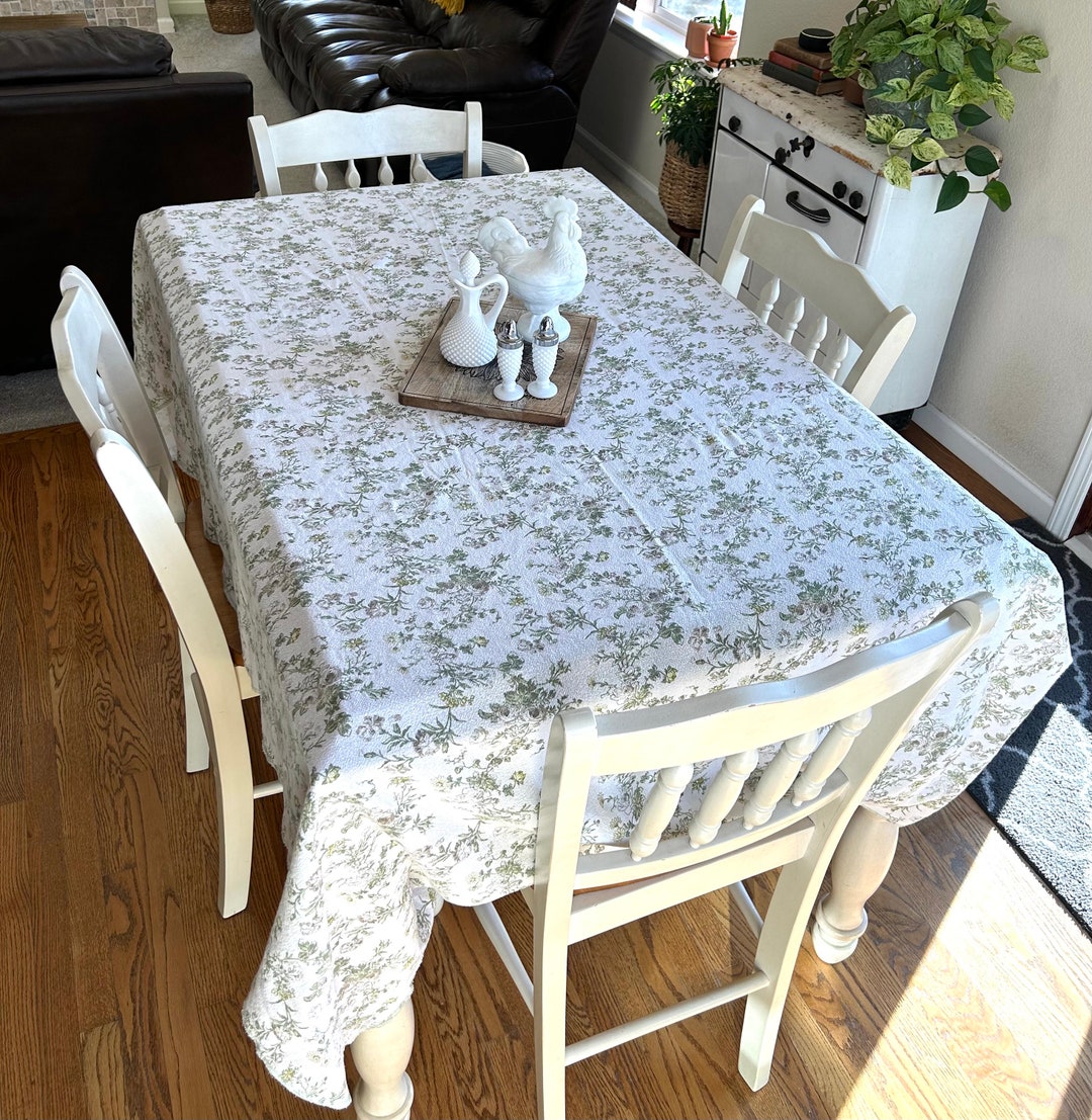 Vintage April Cornell Green and White Spring Floral Table Linen 90 X 60