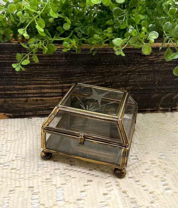 Small etched glass trinket box with hinged lid and