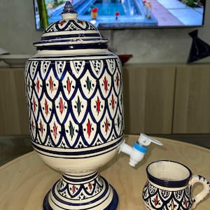 Distributore d'acqua in ceramica marocchina - Design tradizionale in ceramica artigianale - Fontana decorativa per raffreddamento naturale - Arredamento artigianale per la casa
