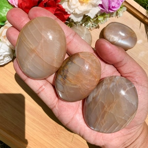 Quality Natural Polished Sweet Peach Moonstone Palm Stones, Orange Moonstone Pocket Stone, Worry Stone, Women Crystal, Healing Crystal,Gifts