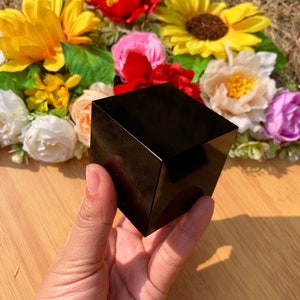Cubes d'obsidienne noire polie, cristal de quartz sculpté, pierre carrée, décoration intérieure, soin Reiki, énergie des chakras, cristal, cadeau d'anniversaire pour maman.