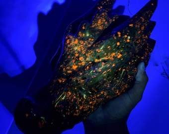 Handmade Yooperlite Dragon Head Skull - 24 cm Large Healing Crystal Figurine, Crystal Head for Spiritual Growth, Unique Gifts for Home