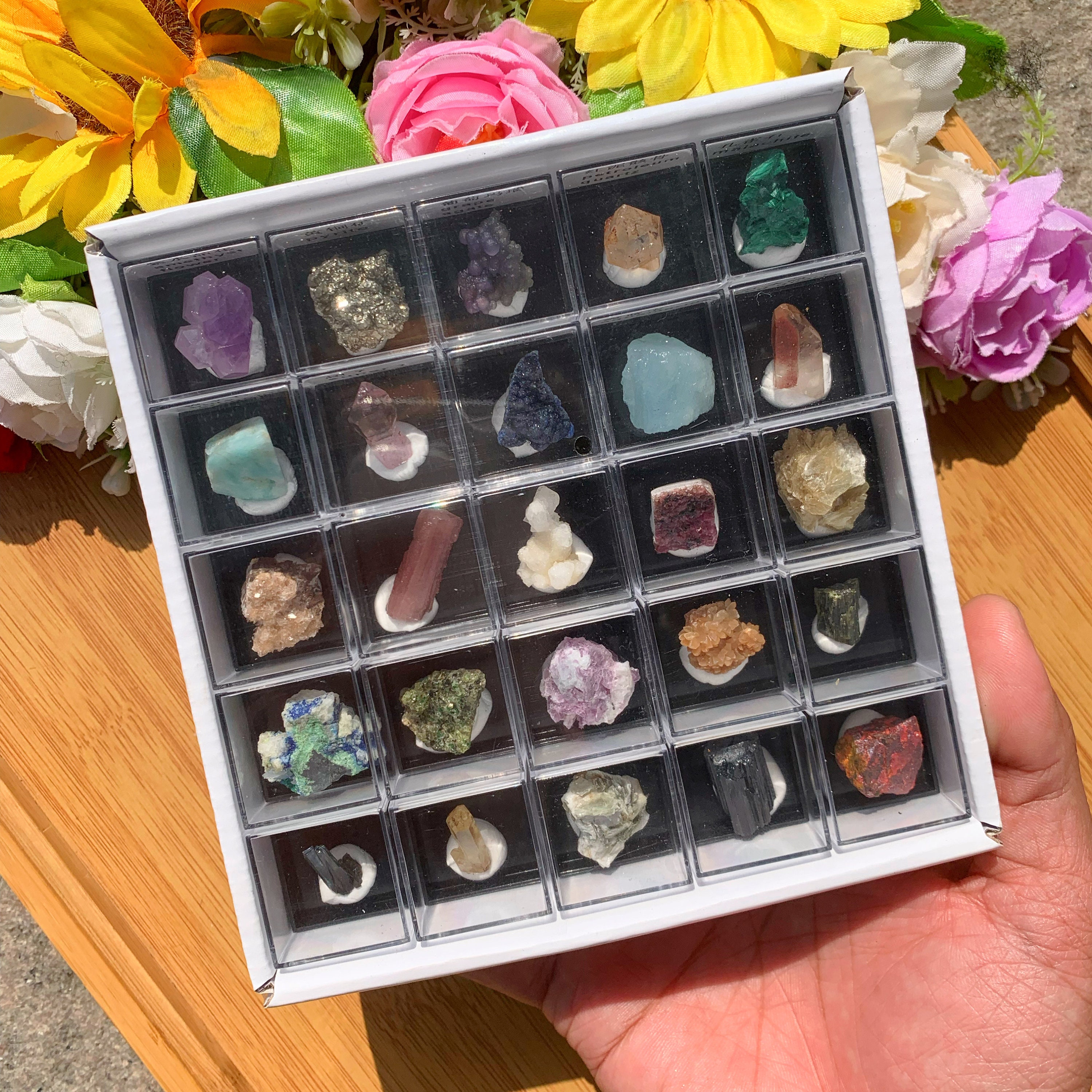 Unique Mini Crystal Specimen Box Set - Mystery Box, Healing Stones Collection, Perfect Gift for Children & Beginners, Halloween Gift
