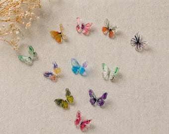Mariposas acrílicas diminutas Kawaii de 8 mm, adornos para uñas, accesorios para jardines de hadas, miniaturas para casas de muñecas.
