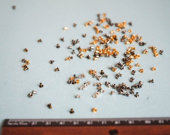 30 pièces 1.5mm 2mm 2.5mm (diamètre intérieur) petits oeillets minuscules, 4 couleurs, pour vêtements et chaussures de poupée BJD faisant des mini fournitures d'artisanat