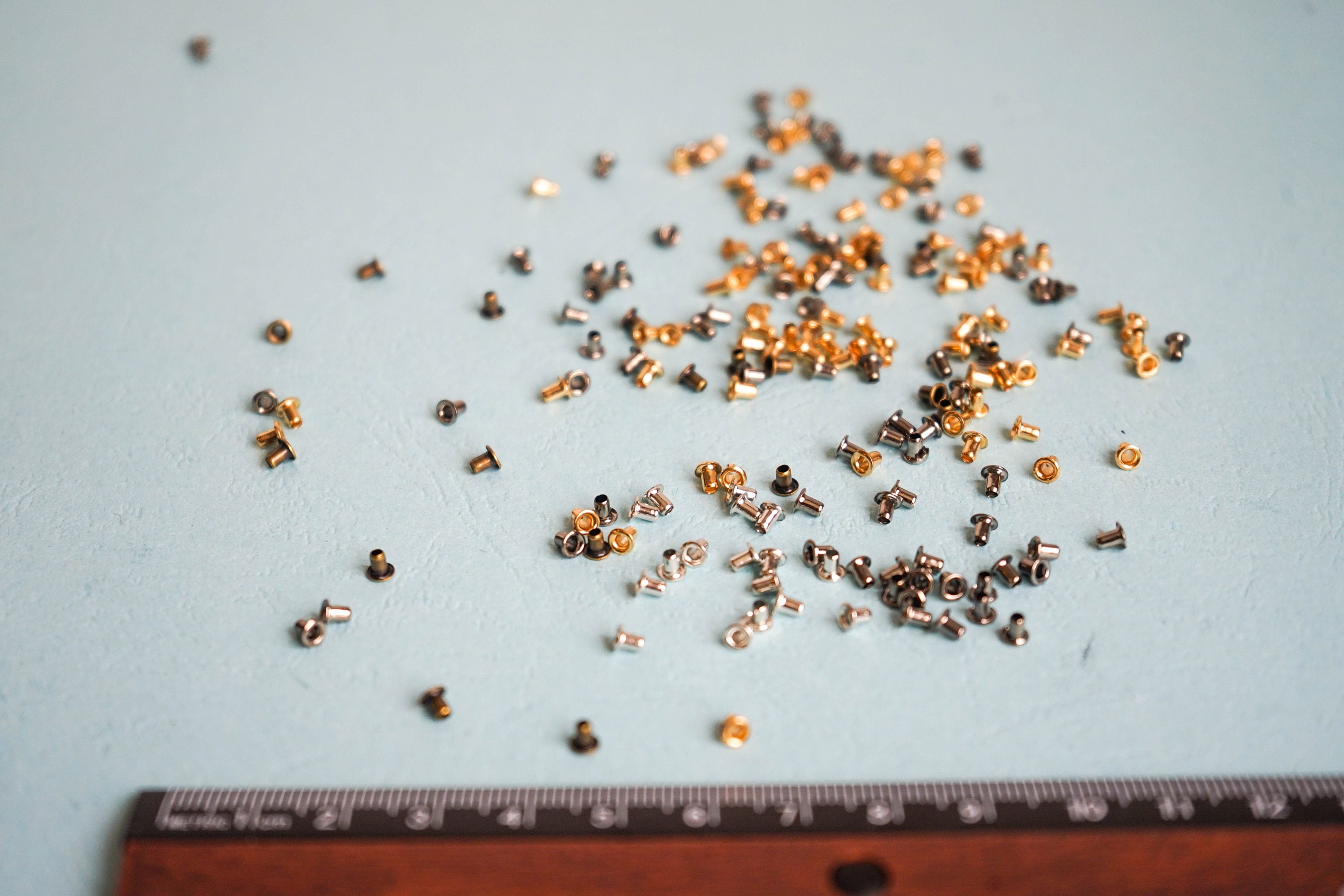 30 pcs 1.5mm 2mm 2.5mm (inner diameter) small tiny eyelets, 4 colors, for BJD doll clothes and shoes making mini craft supply