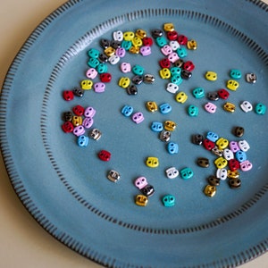 5 Stück 5mm und 7mm, 11 Farben, Miniatur-Kordelschlösser für Puppen-Nähhandwerk, Gürtel, Geldbörse, Mantelherstellung, für Blythe, 1/3 und 1/4 BJD Doll