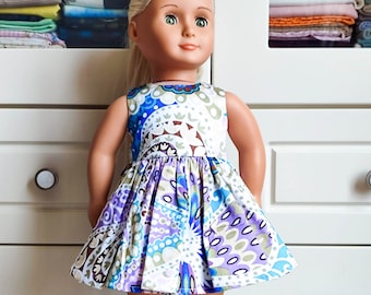 Robe d'été faite main pour poupées de 18 pouces