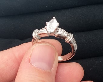 Fake vintage wedding deals rings