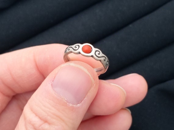 Vintage handmade 925 Sterling ring, ring with red… - image 2