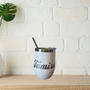 Weißer Becher