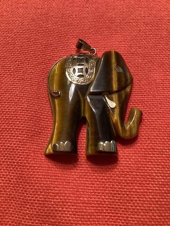 Beautiful 14k Yellow Gold Large Tiger Eye Elephant