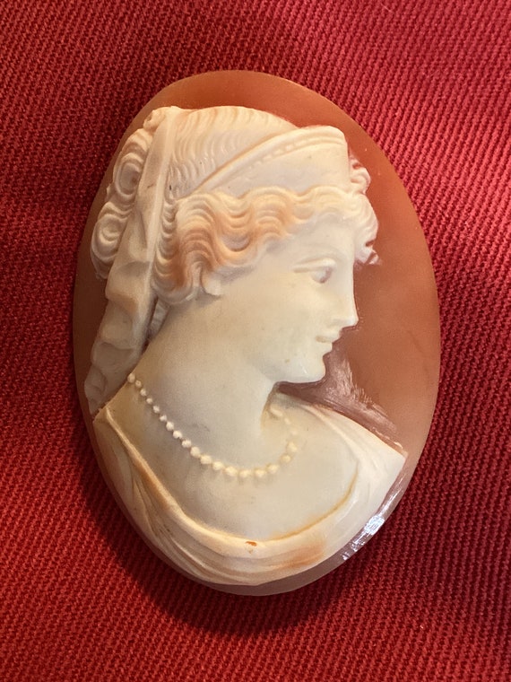 Antique Victorian Carved Shell Cameo: Woman with … - image 1
