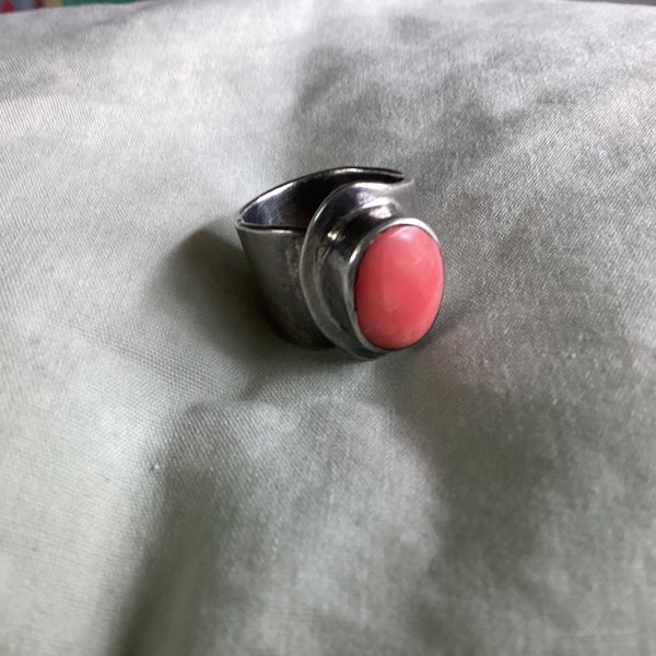 Vintage Artist Made Pink Coral Thick Side Swirl Band Ring Sterling Silver Mexico