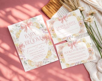 Puede incluir: Tarjetas de invitación para baby shower con diseños florales y cintas rosas. Las tarjetas incluyen el texto "Baby in Bloom" y "Rifa de pañales" y "Libros para bebé".