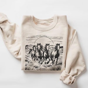 Vintage Wild Horses Sweatshirt, Retro Western Landscape Pullover, Horse Lover Gift, Rustic Equestrian Crewneck, Country Style Sweater