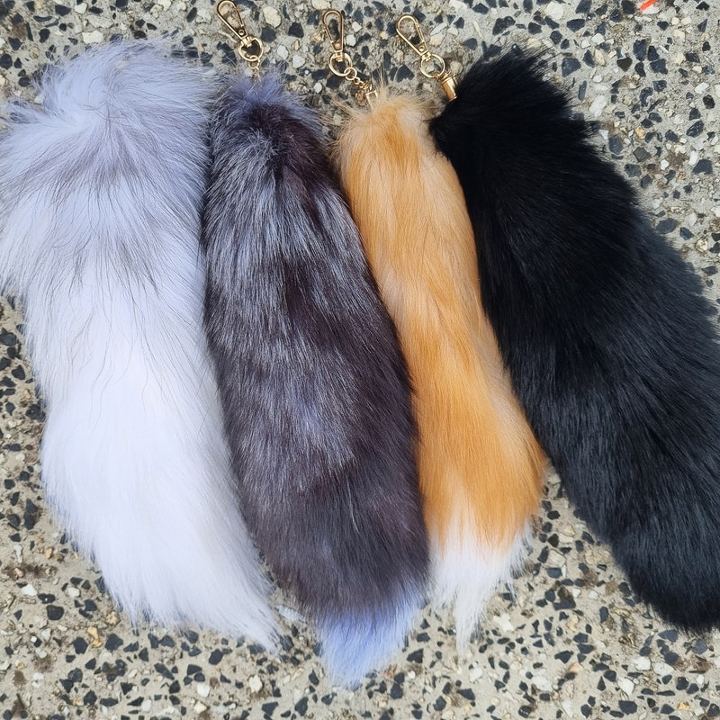 16-18 Inch Real Fox Tail Keychain – Furry Bag Charm, Cosplay, Or Fly Tying Material