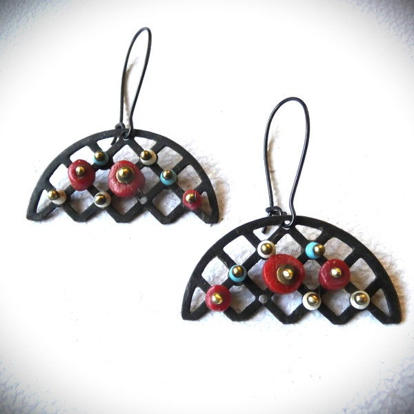 Earrings made of brass mesh decorated with small colorful pearls and corals