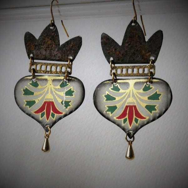 Movable earrings made from vintage tin can with rusty crown