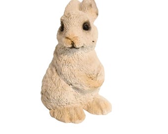 Figura de conejo blanco realista vintage de resina pintada a mano de 5 cm