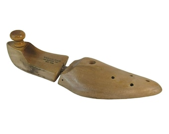 Embauchoir droit en bois vintage Wright Shoe of NY avec bouton, taille 9/1